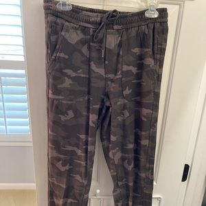 Athleta camo joggers